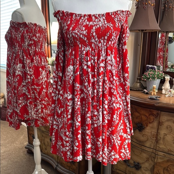 Vici Red and White Off-the-Shoulder Mini Sundress - Picture 3 of 14